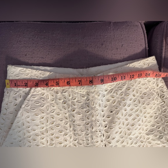 Acne White Eyelet Shorts 30 Waist - Picture 7 of 9